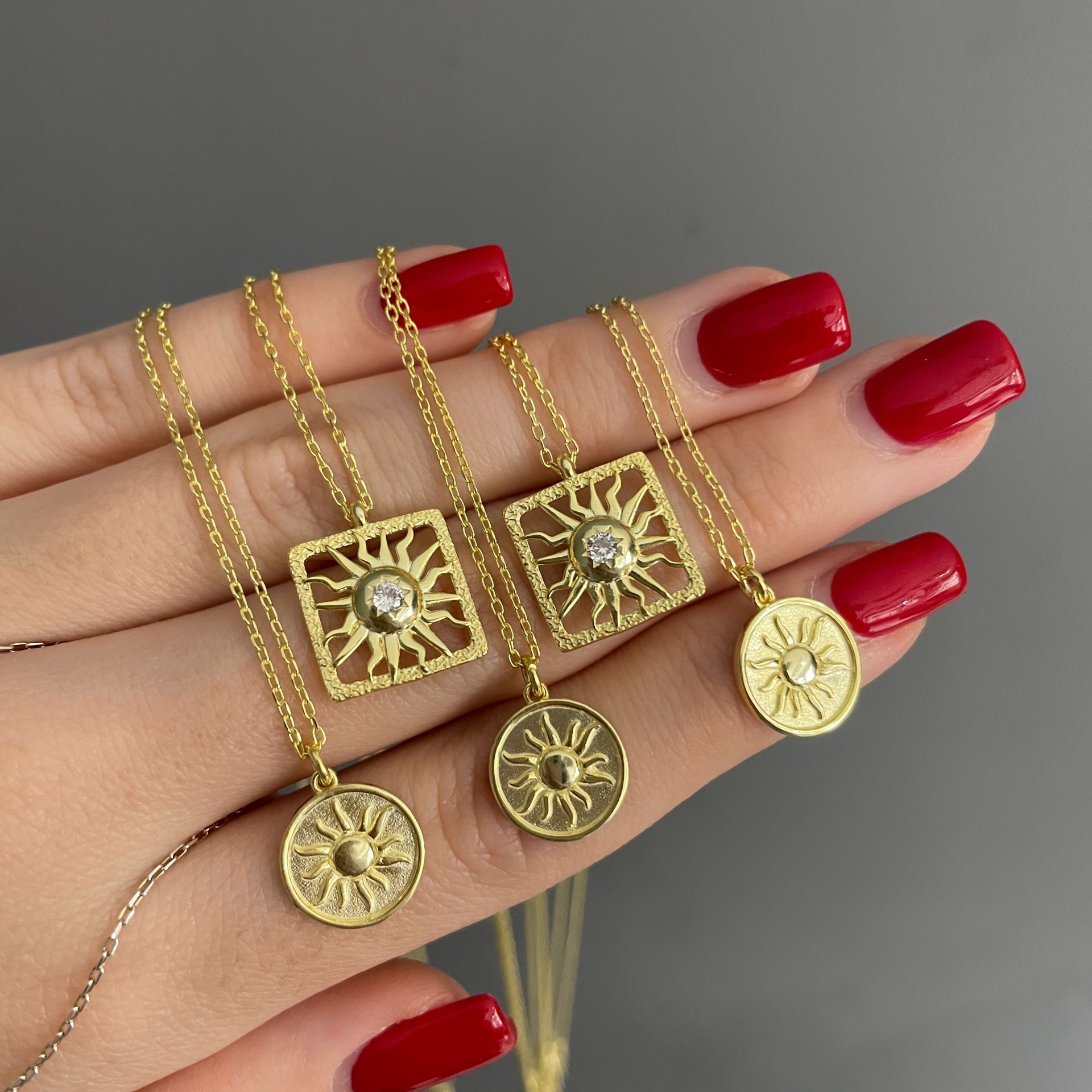 925 Ayar Gümüş İthal Tasarım Güneş Kolye Suny