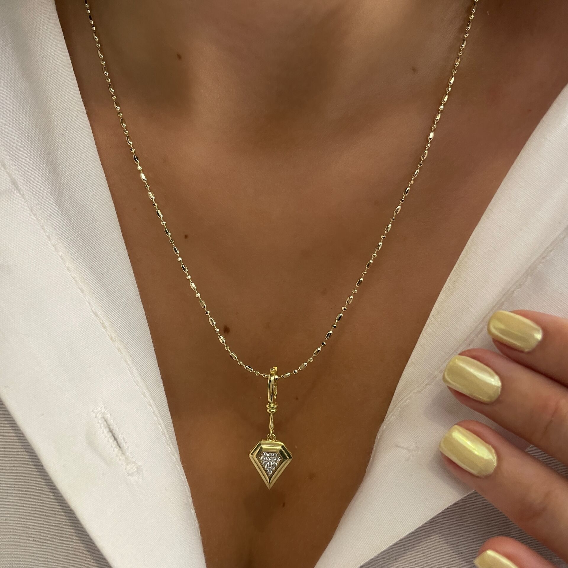 925 Ayar Gümüş İthal Taşlı Üçgen Tasarımlı Kolye