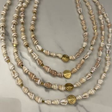 Deniz Kabuklu Gold Detaylı Tasarım Kolye