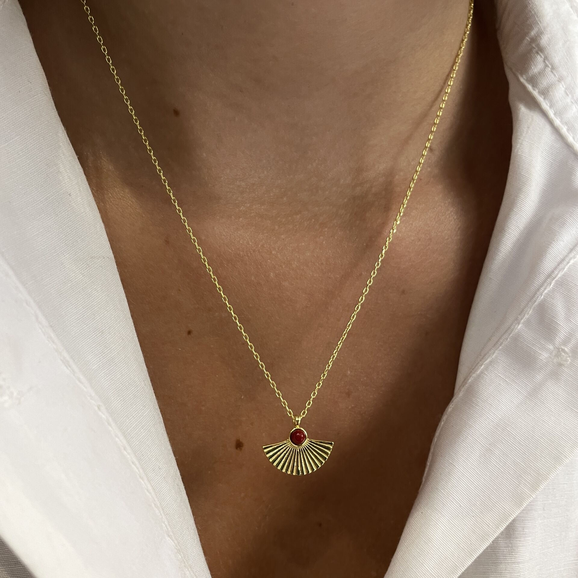 925 Ayar Gümüş İthal Mercan Taşlı Yelpaze Kolye