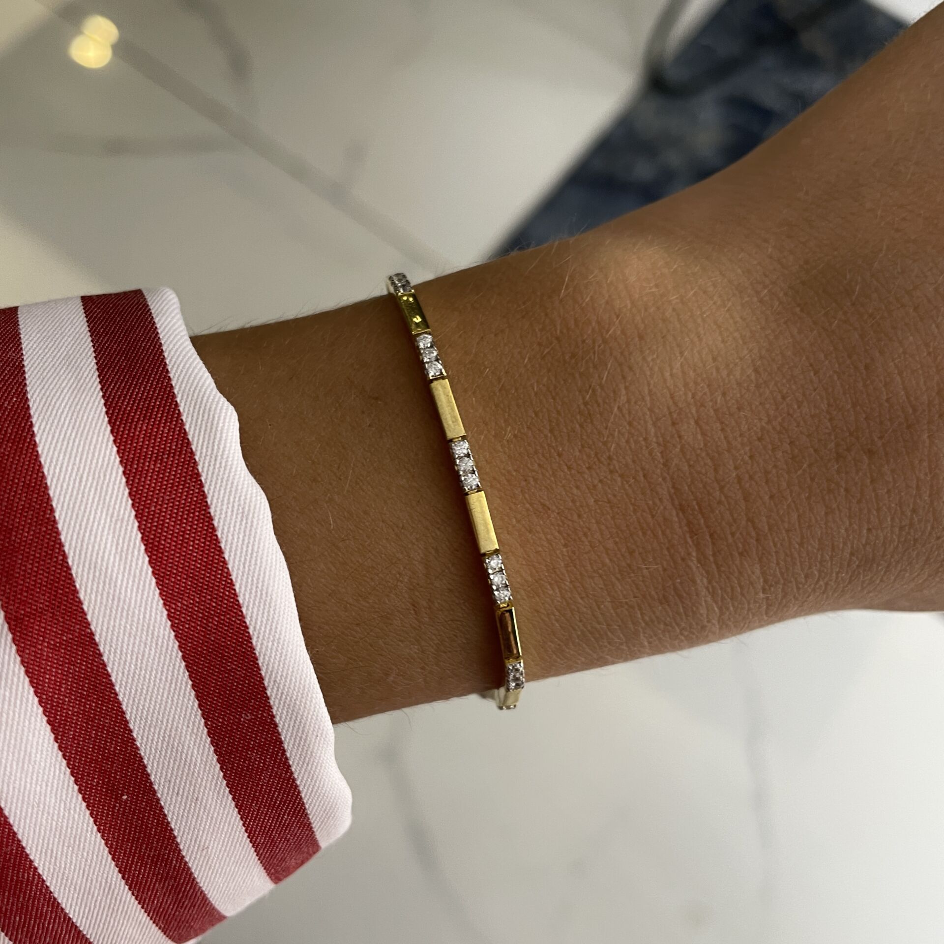 925 Ayar Gümüş İthal Taş Detaylı Tasarım Bileklik