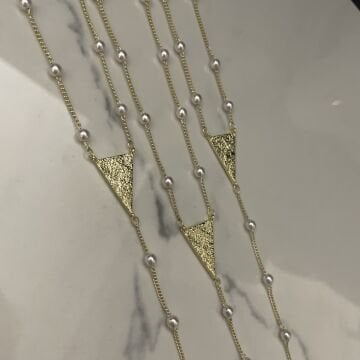 İthal İnci Detaylı Üçgen Tasarımlı Y Kolye Perla