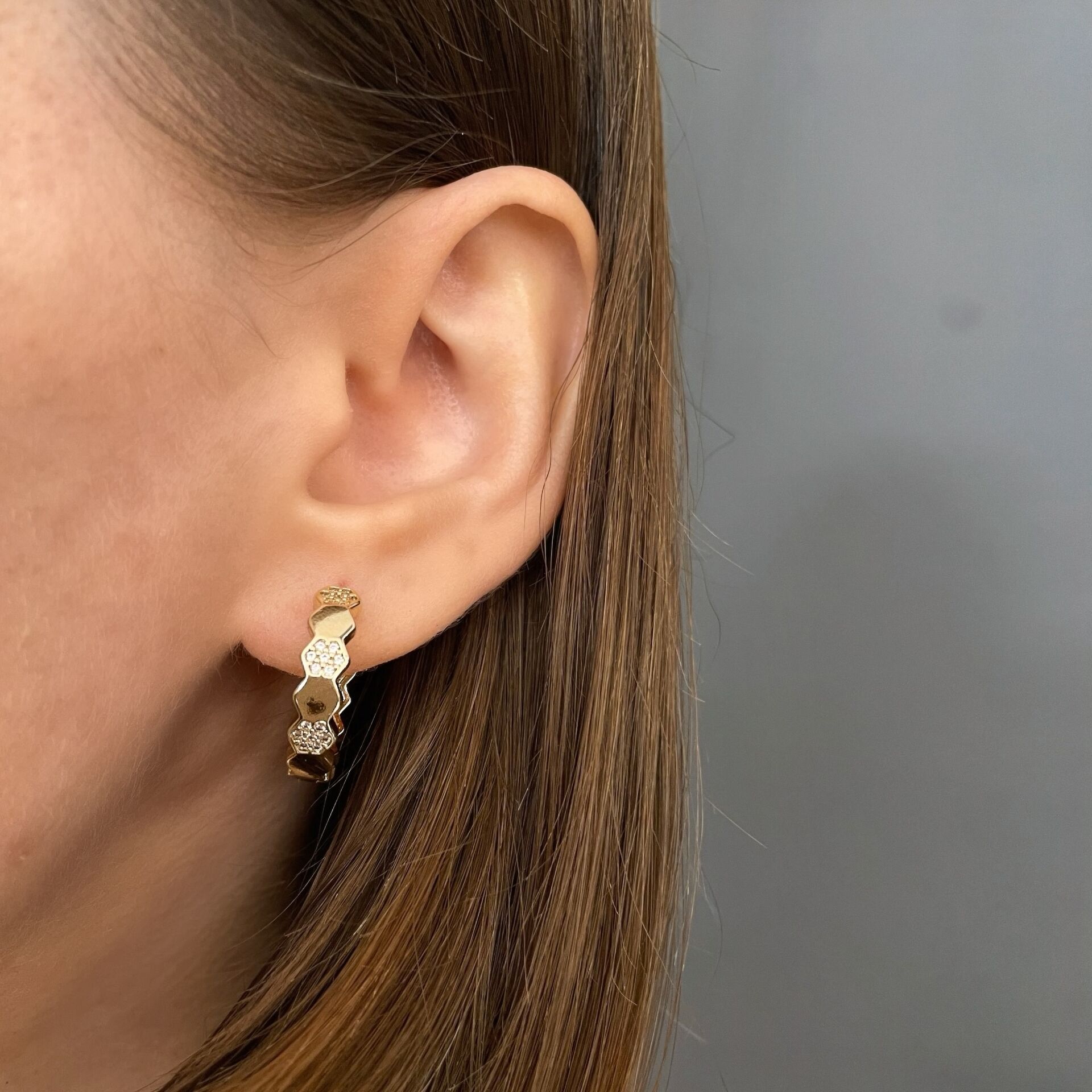 İthal Taşlı Tasarım Halka Küpe Sovine