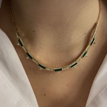 İthal Taş Detaylı Yeşil Mineli Tasarım Kolye