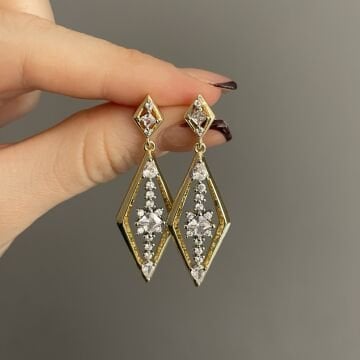 İthal Taş Detaylı Tasarım Küpe