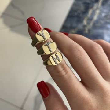 925 Ayar Gümüş Taşlı Serçe Parmak Harf Yüzük Vera