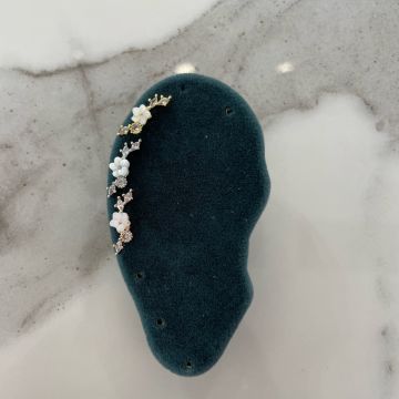 Sedef Taşlı Çiçek Piercing Çiçek