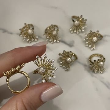 İthal Taş Detaylı Tasarım Halka Küpe Alissa