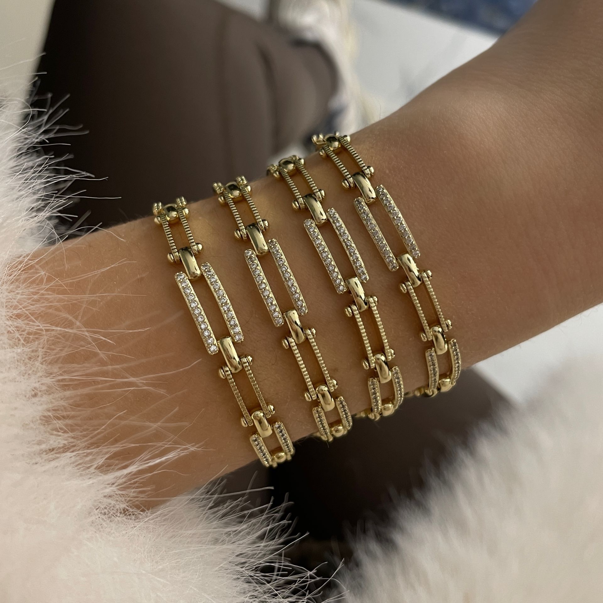 İthal Taş Detaylı Tasarım Zincir Bileklik Claris