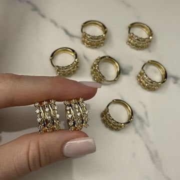 İthal Sıralı Taş Detaylı Halka Küpe Vita