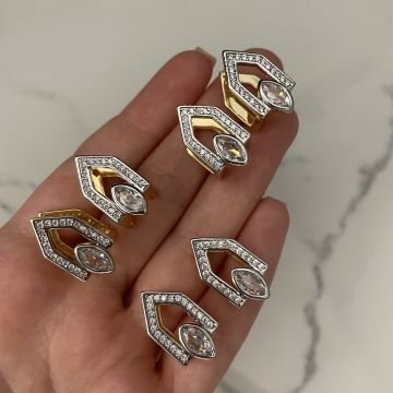 İthal Üçgen Tasarımlı Taşlı Küpe Millie