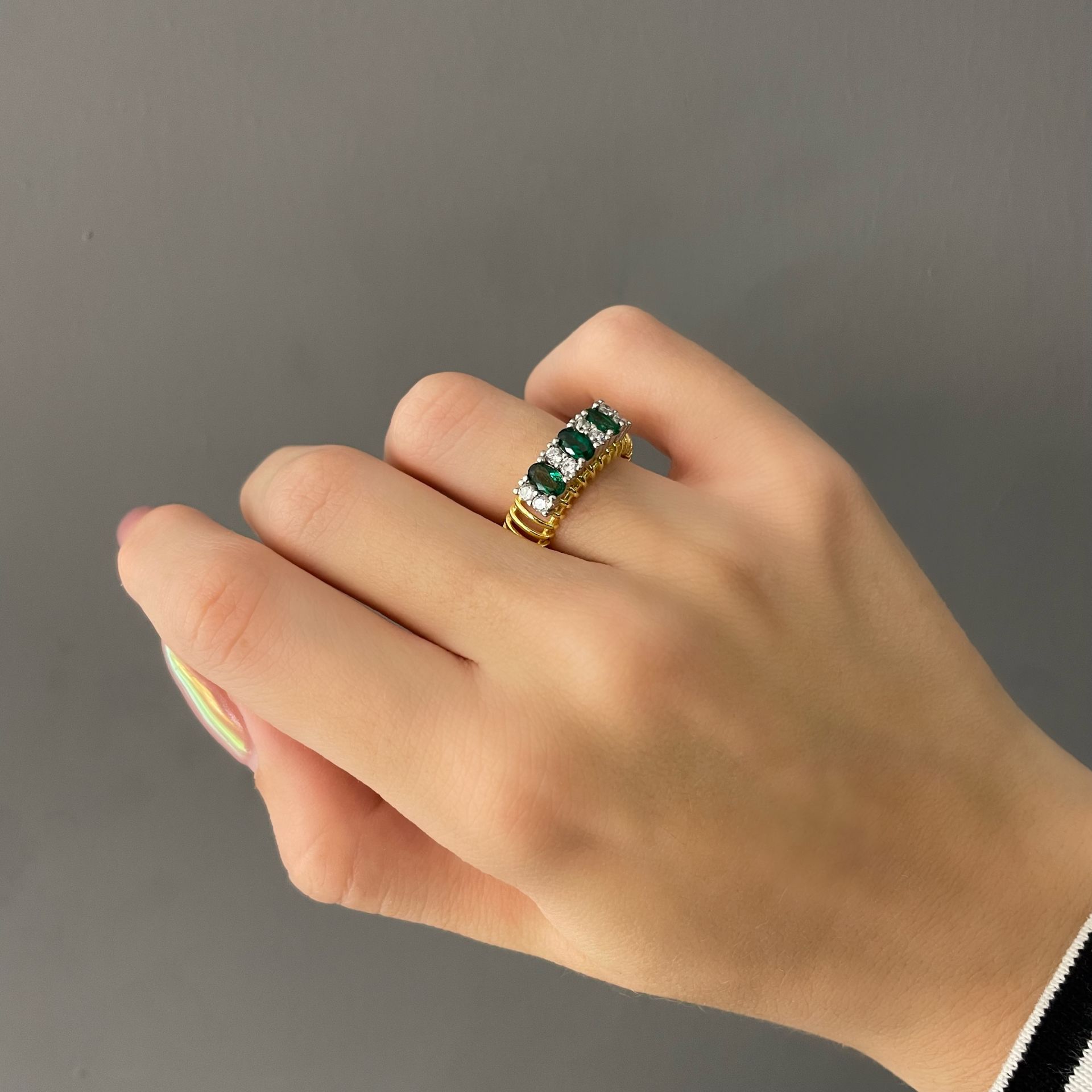 925 Ayar Gümüş Swarovski Ve Zümrüt Taşlı Yüzük Kenza