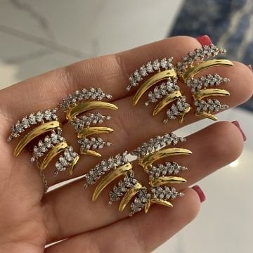 İthal Taş Detaylı Yaprak Model Tasarım Küpe
