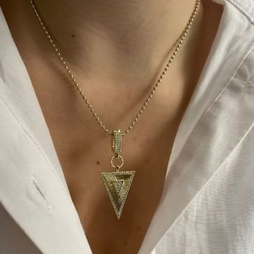 İthal Taş Detaylı Tasarım Üçgen Model Kolye Briella