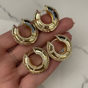 İthal Taş Detaylı Tasarım Halka Küpe Carlot