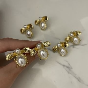 İthal İnci Detaylı Tasarım Arı Küpe Maisie