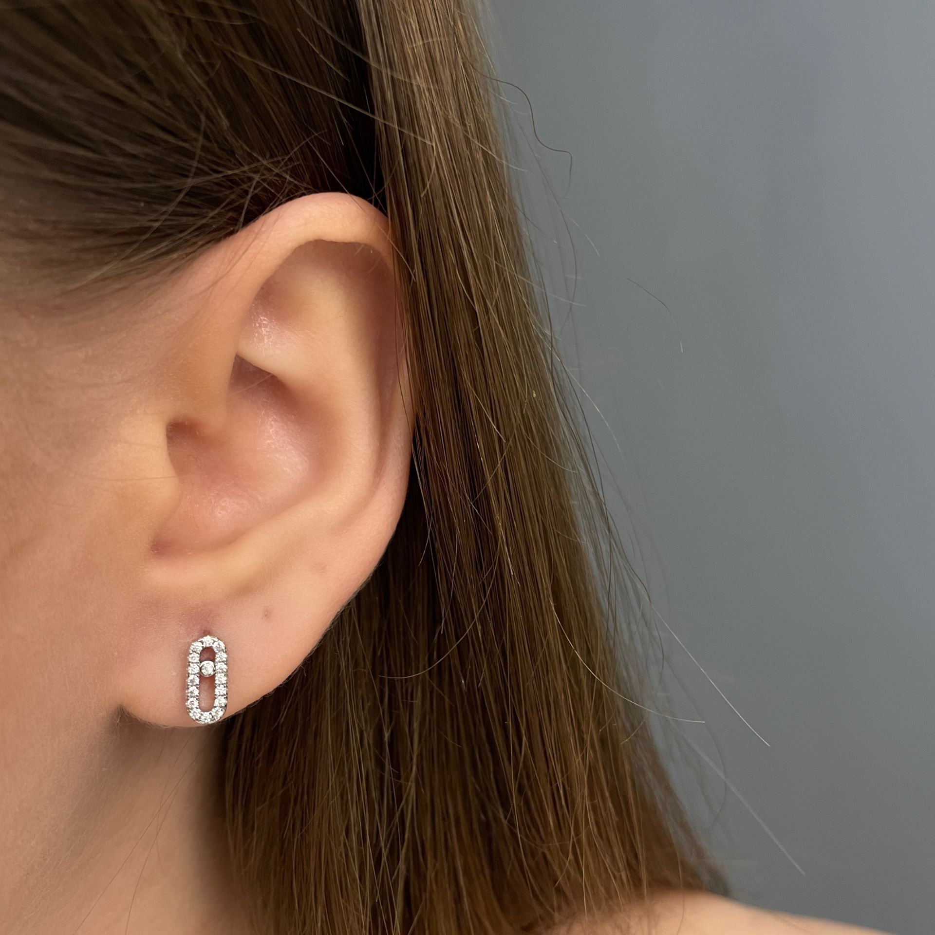 925 Ayar Gümüş İthal Minimal Taşlı Tasarım Küpe