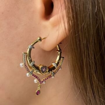 İthal İnci Ve Taş Detaylı Kalpli Tasarım Halka Küpe