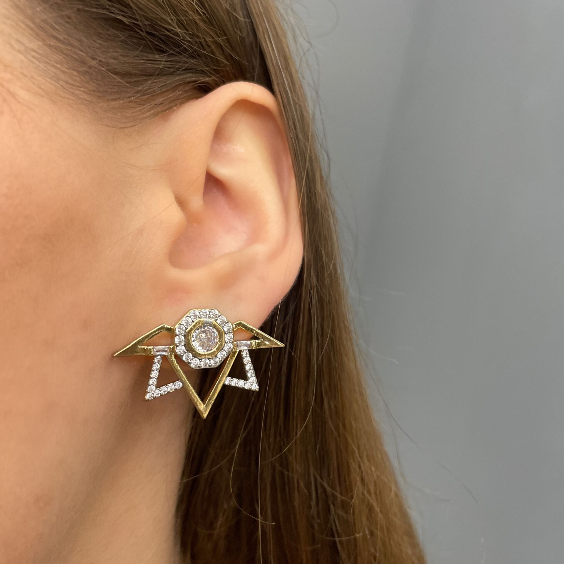 İthal Taşlı Üçgen Tasarımlı Küpe Astra