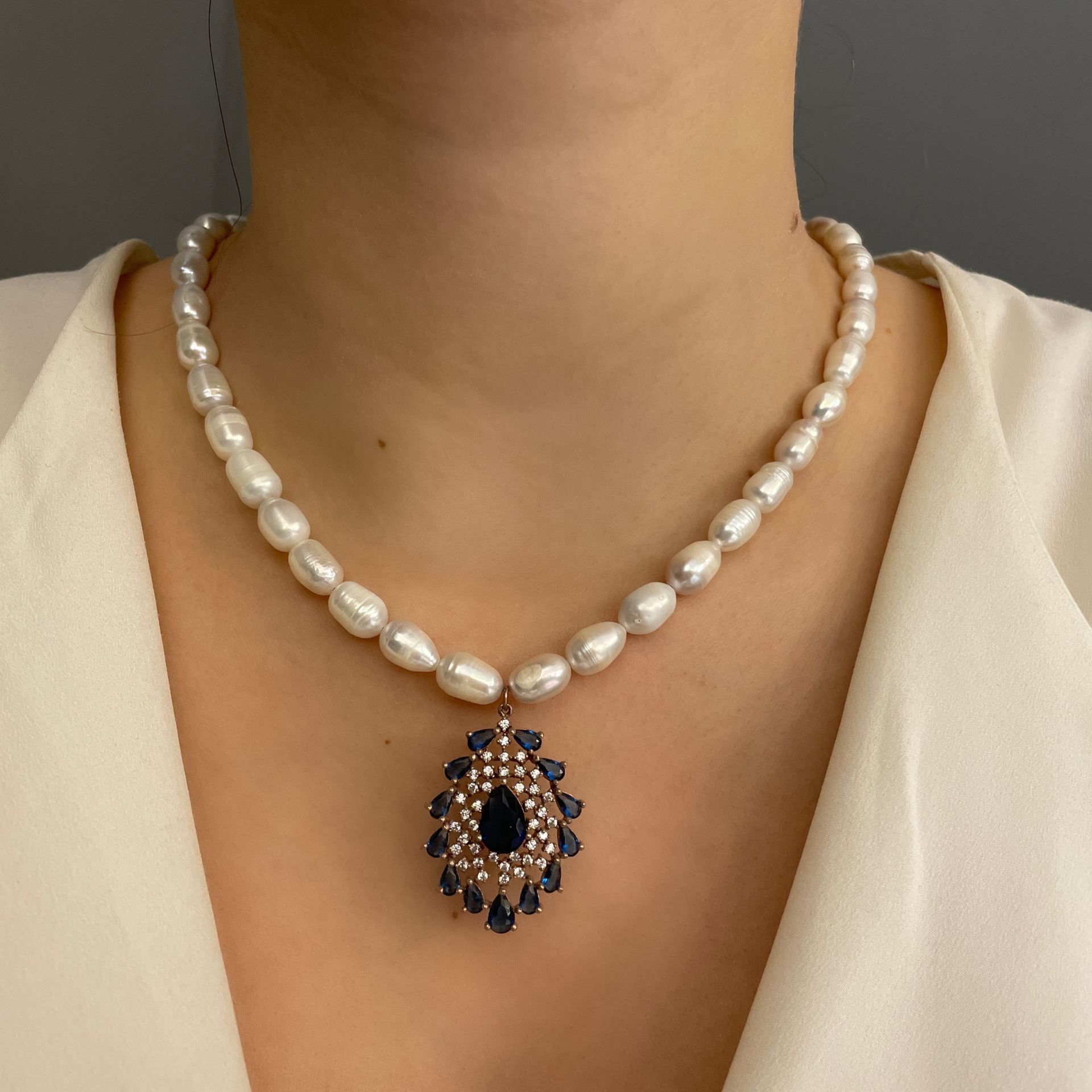 925 Ayar Gümüş İnci Safir Taşlı Kolye Aspasia