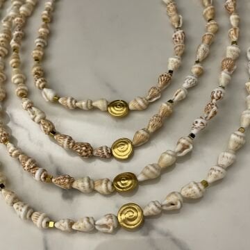 Deniz Kabuklu Gold Detaylı Tasarım Kolye