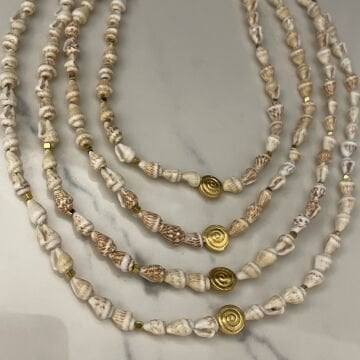 Deniz Kabuklu Gold Detaylı Tasarım Kolye