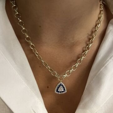 İthal Renkli Taşlı Üçgen Tasarımlı Kolye Coline