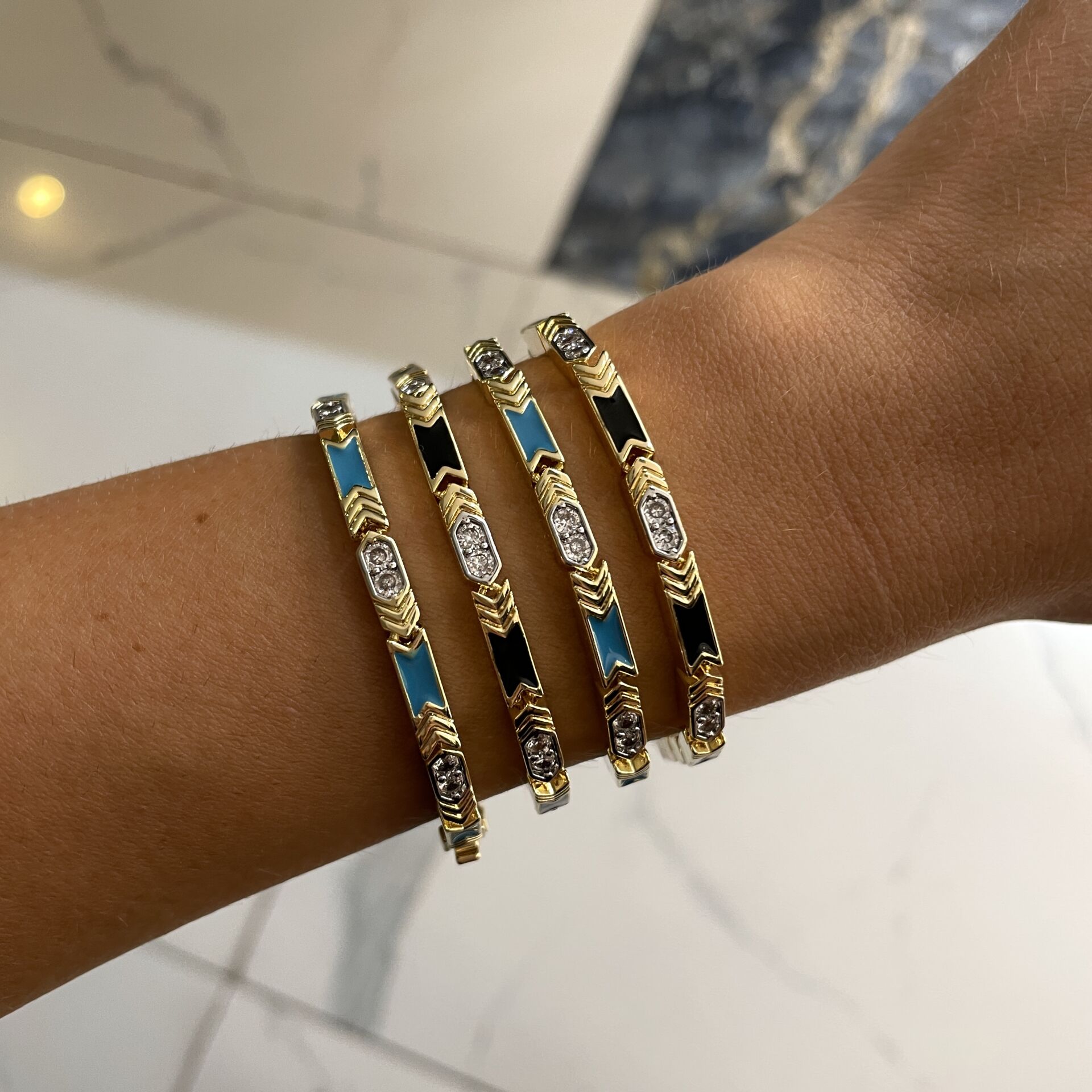 İthal Taşlı Mineli Tasarım Bileklik Lira