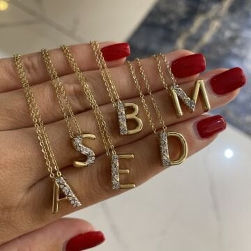 İthal Taşlı Tasarım Harf Kolye Elvara