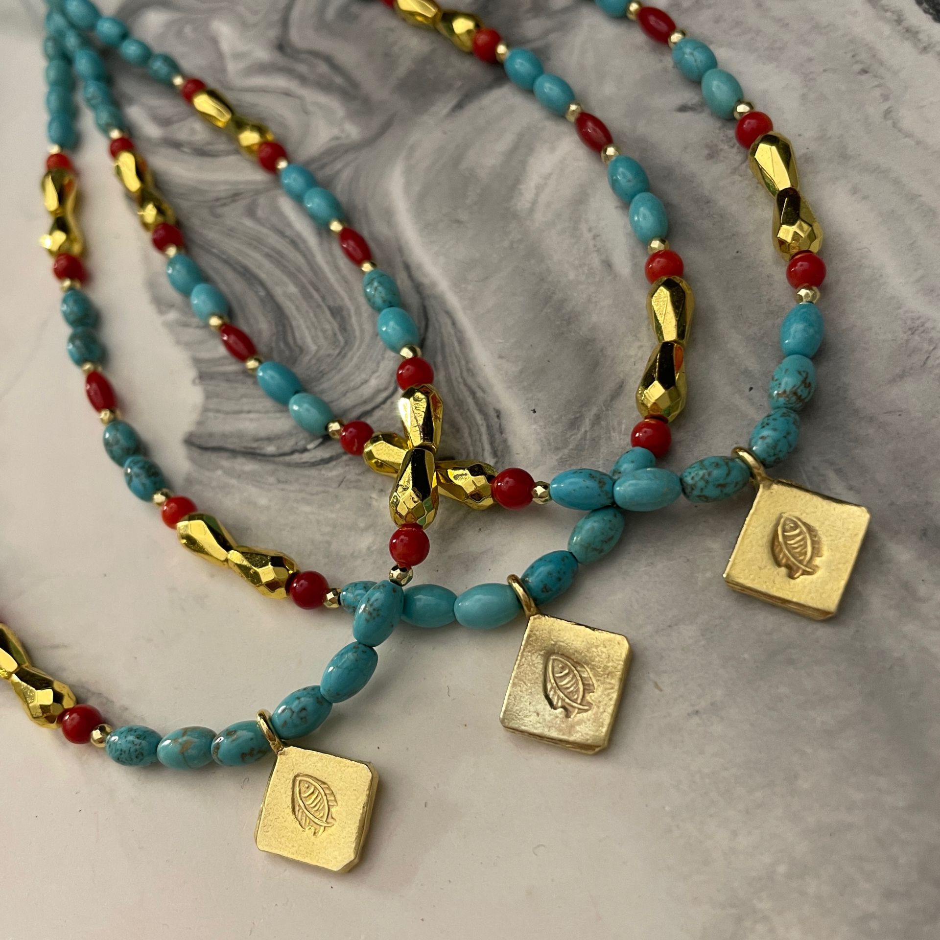 925 Ayar Gümüş Firuze Ve Mercan Taşlı Balık Kolye