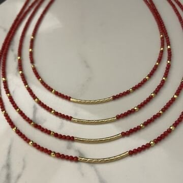 925 Ayar Gümüş Gold Detaylı Mercan Taşlı Kolye Carmine