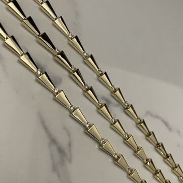 İthal Taşlı Üçgen Tasarımlı Bileklik