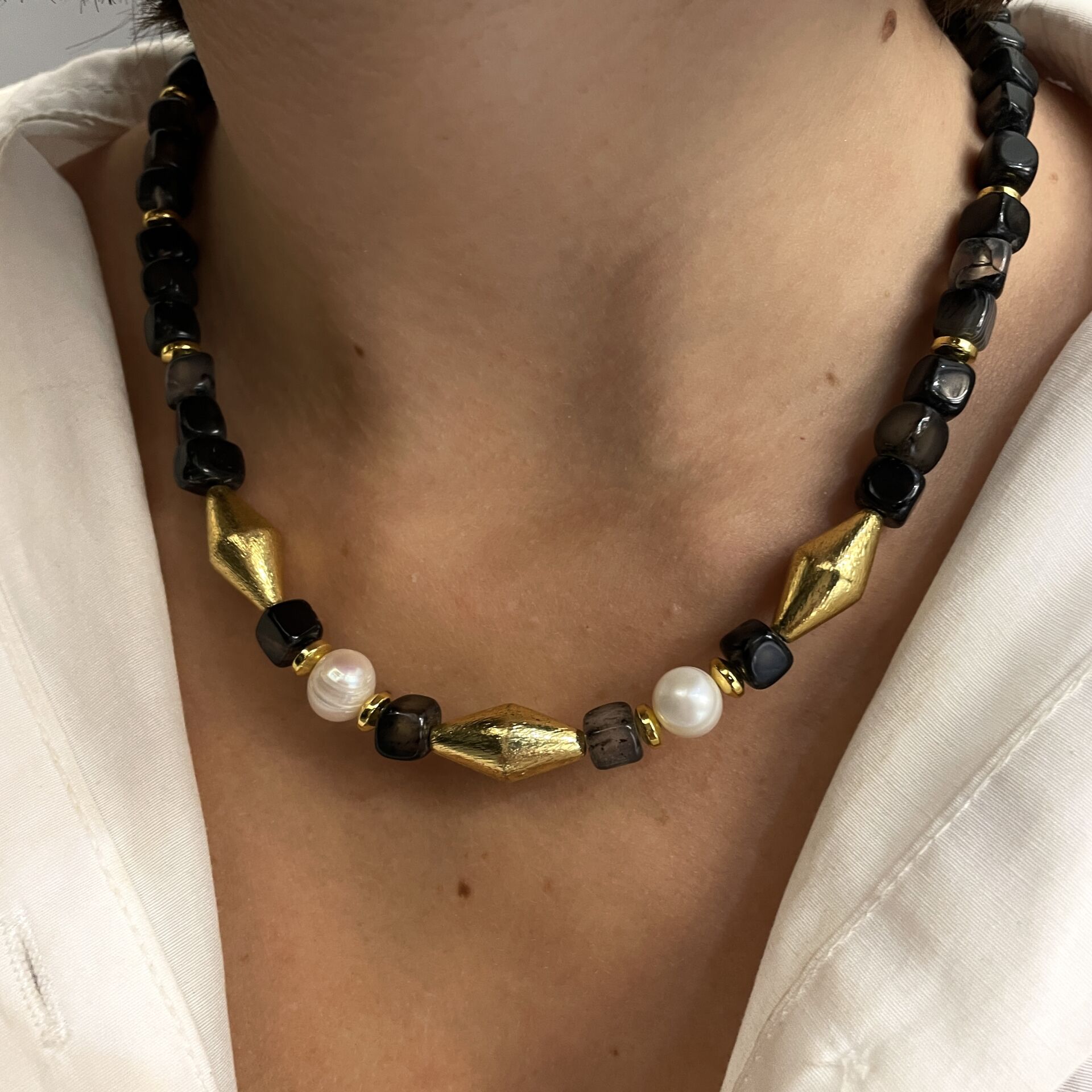 925 Ayar Gümüş Gold Detaylı İncili Akik Taşlı Tasarım Kolye Alegra