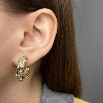 İthal Taş Detaylı Tasarım Halka Küpe