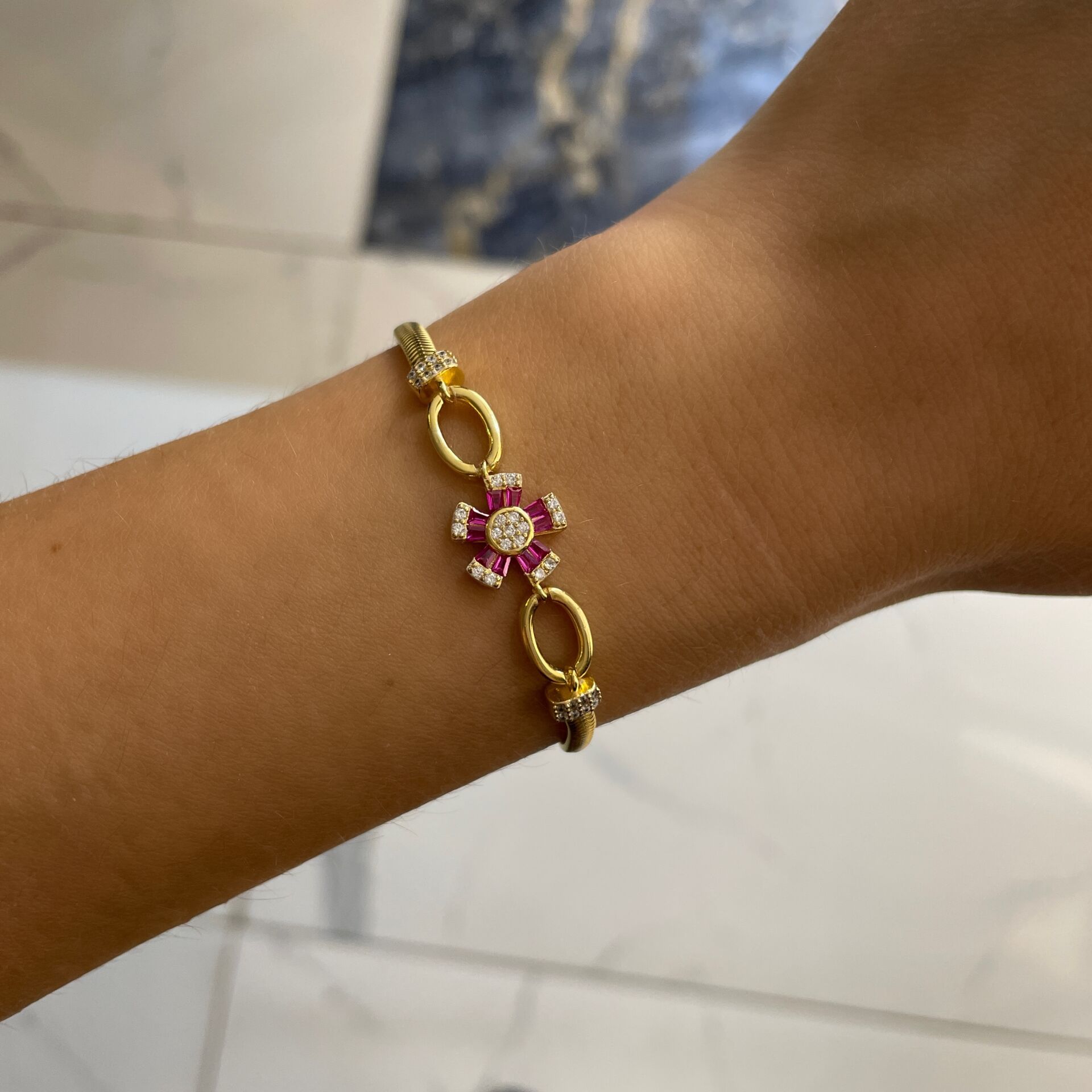 925 Ayar Gümüş İthal Pembe Taşlı Çiçek Model Bileklik