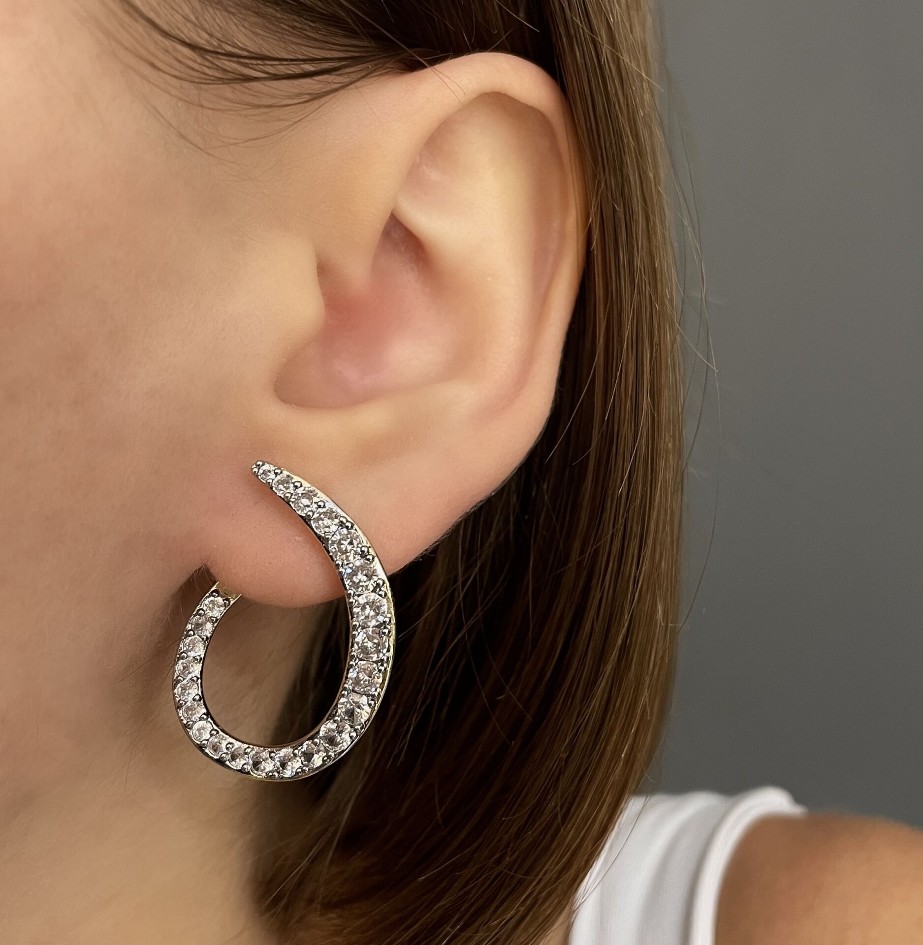 İthal Taşlı Tasarım Küpe