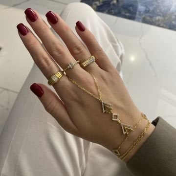 925 Ayar Gümüş İthal Taş Detaylı Üçgen Tasarım  Şahmeran Brenda