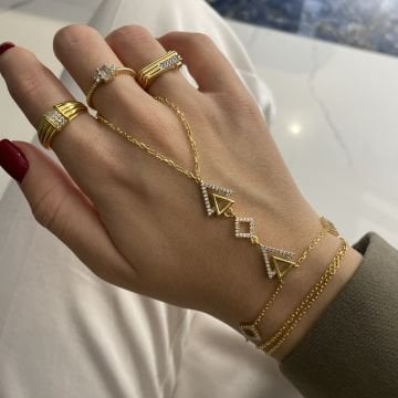 925 Ayar Gümüş İthal Taş Detaylı Üçgen Tasarım  Şahmeran Brenda