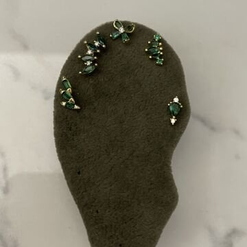 Yeşil Taşlı Piercing